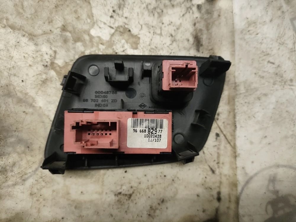 блок кнопок лючка бензобака Citroen C4 II, 1500 рублей, Тольятти