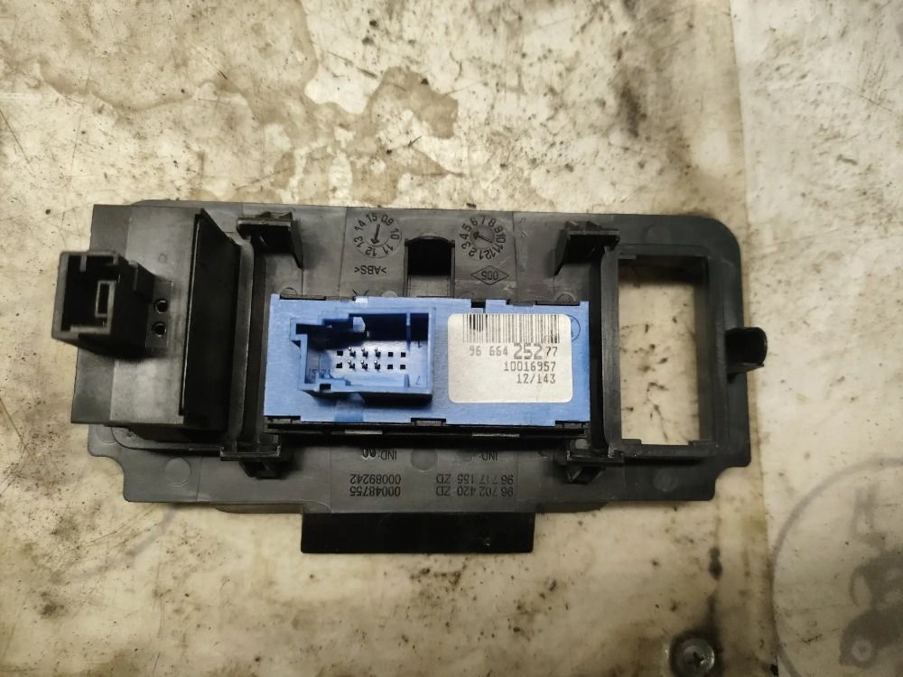 блок кнопок корректора фар Citroen C4 II, 2500 рублей, Тольятти